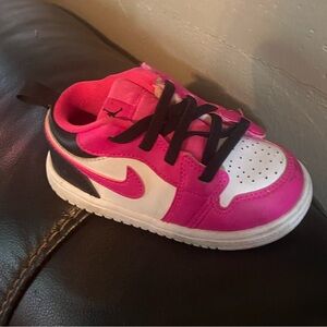 Nike toddler shoes